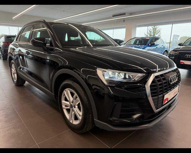 AUDI Q3 35 TFSI Business