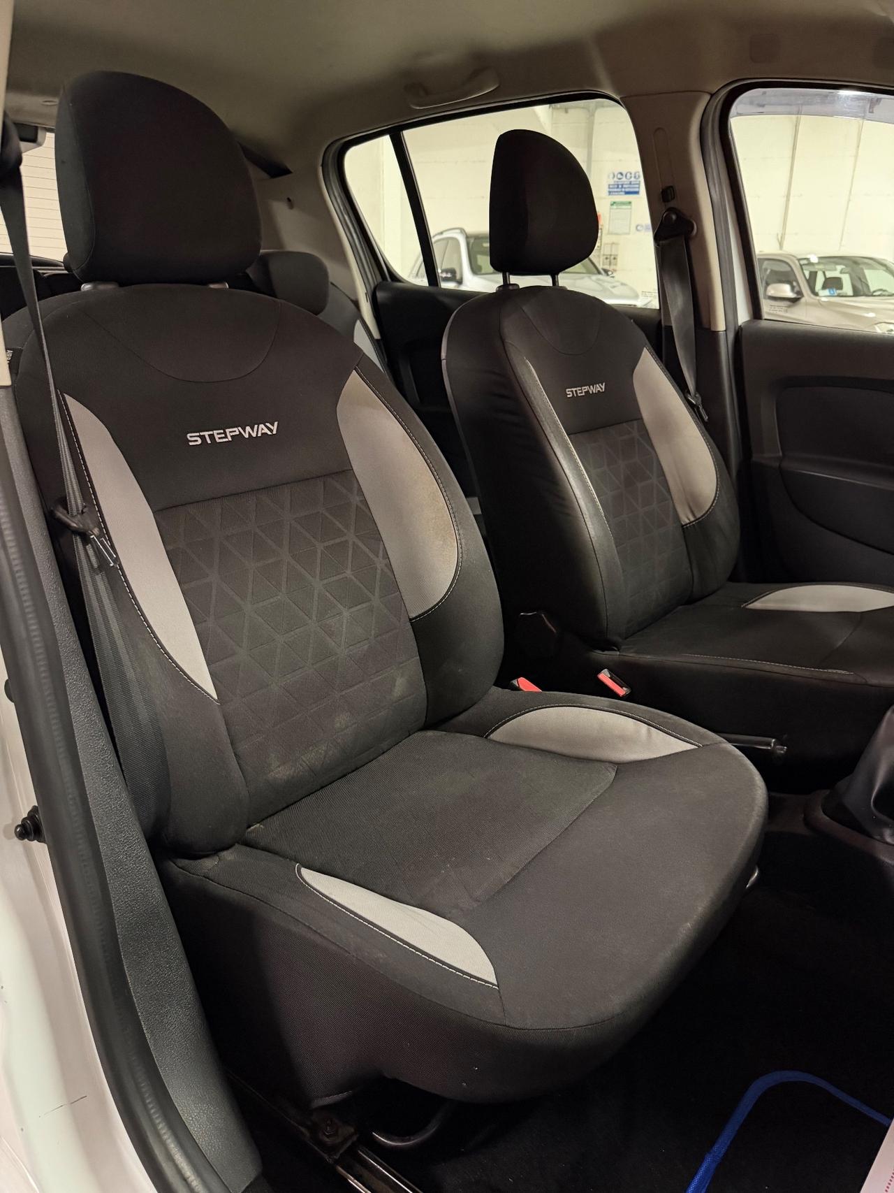 Dacia Sandero Stepway 1.6 12V 90CV Prestige