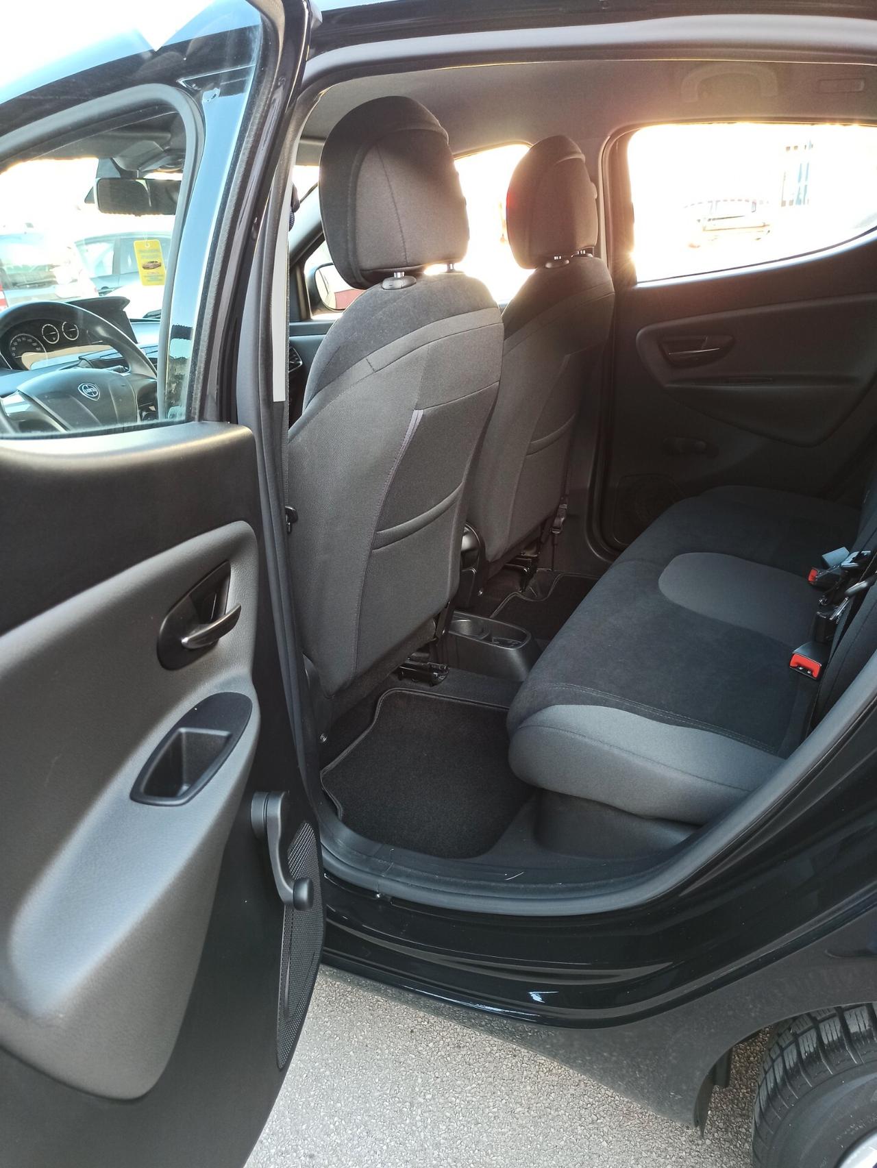 Lancia Ypsilon 1.2 69 CV 5 porte Gold Impeccabile!!!!!
