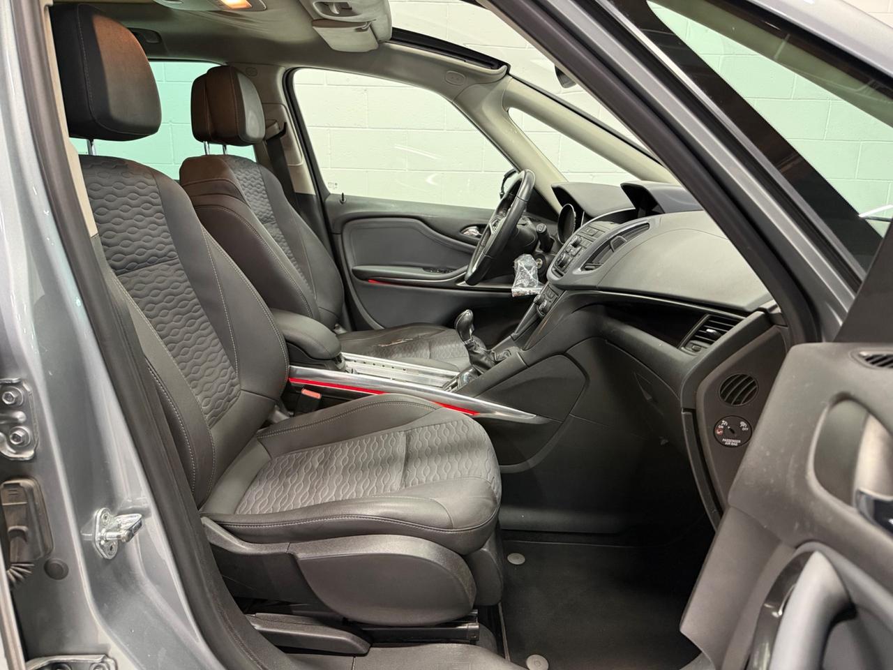 Opel Zafira Tourer 2.0 CDTi 7 POSTI