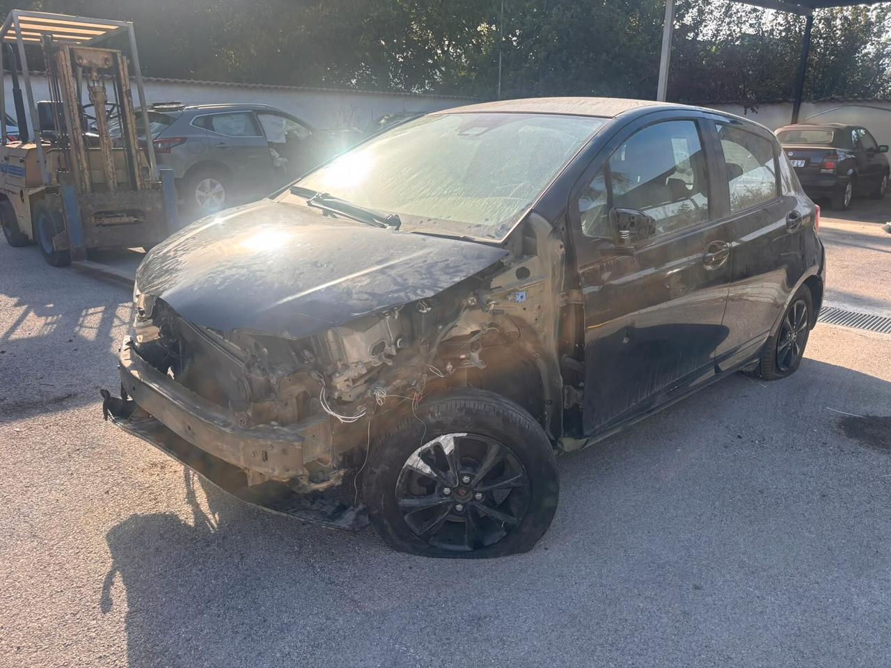 Toyota Yaris 1.5 ibrida auto sinisnistrata