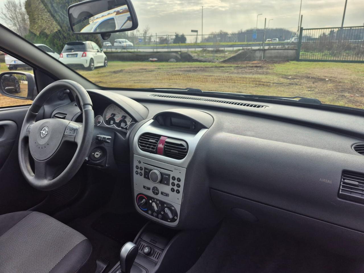 Opel Corsa 1.2i Twinport CAMBIO AUTOMATICO