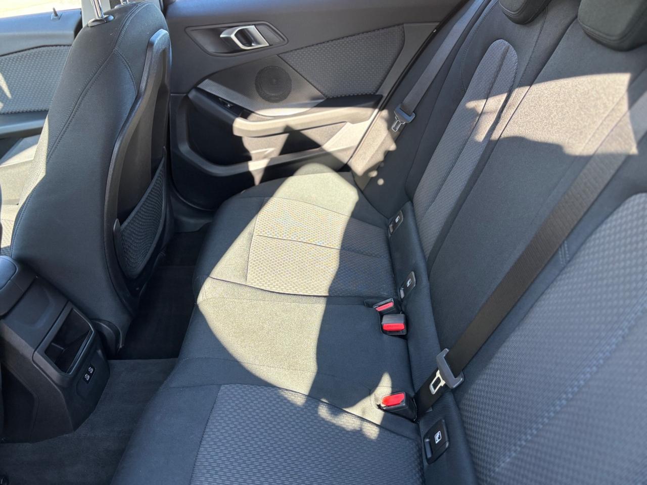 Bmw 116 116d 5p. Business Advantage