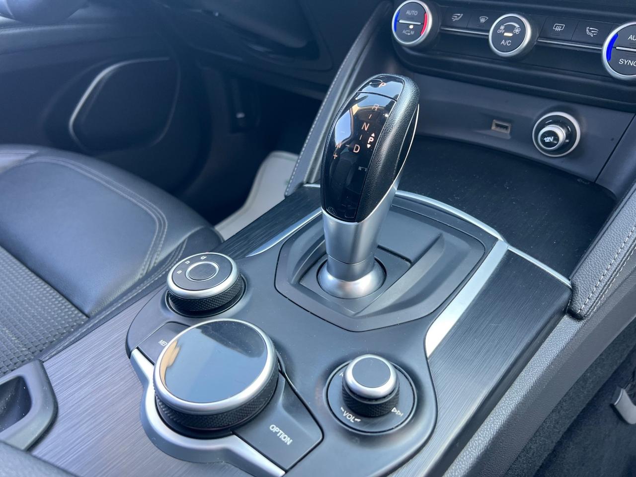 Alfa Stelvio 2.2 180 cv