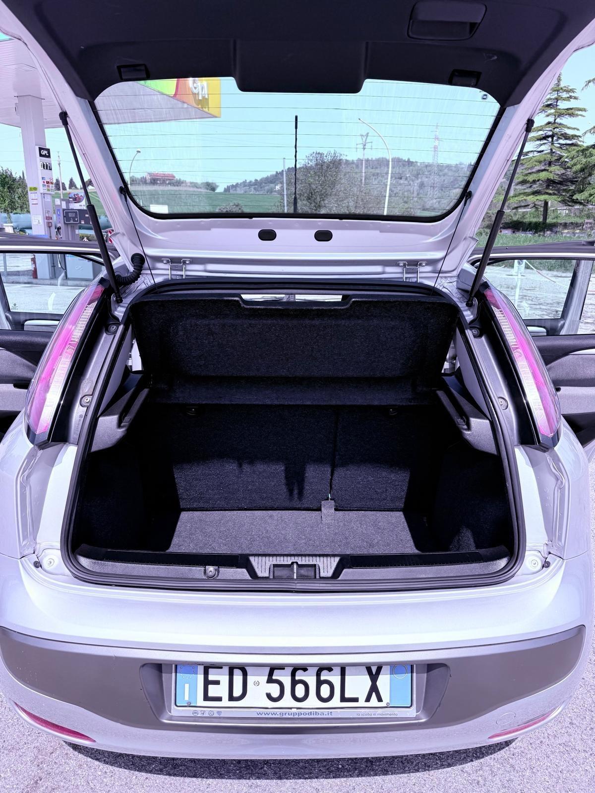 Fiat Punto Evo 1.3 Mjt 90 CV 5 porte Ok neopatentati