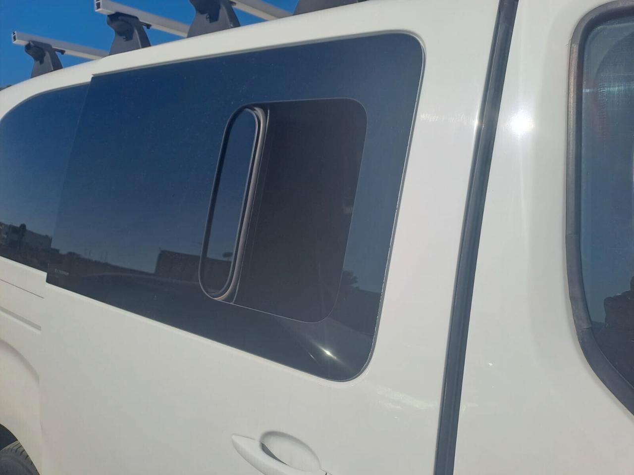 Peugeot Traveller 9 posti
