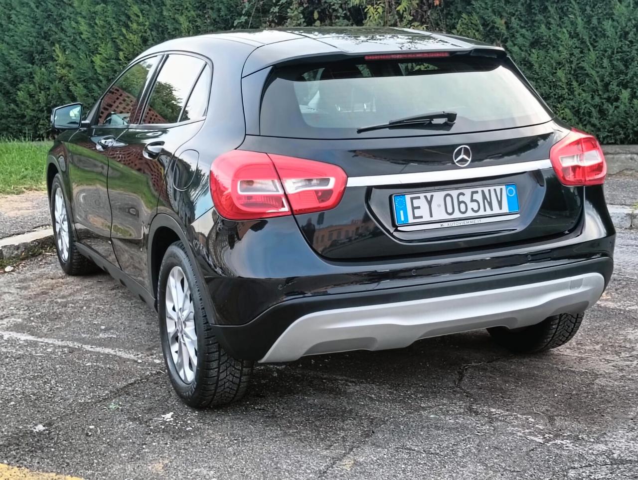 Mercedes-benz GLA 180 d Premium..CELL 320 147 1147 WUATSAPP