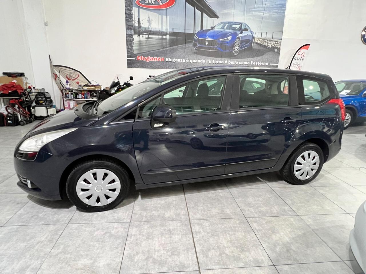 Peugeot 5008 1.6 112 CV - 7 posti Tecno - 2010