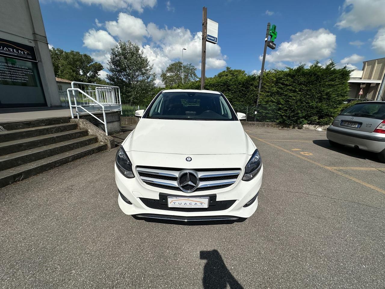 Mercedes-Benz B 180 Sport B 180 D BlueEFFICIENCY