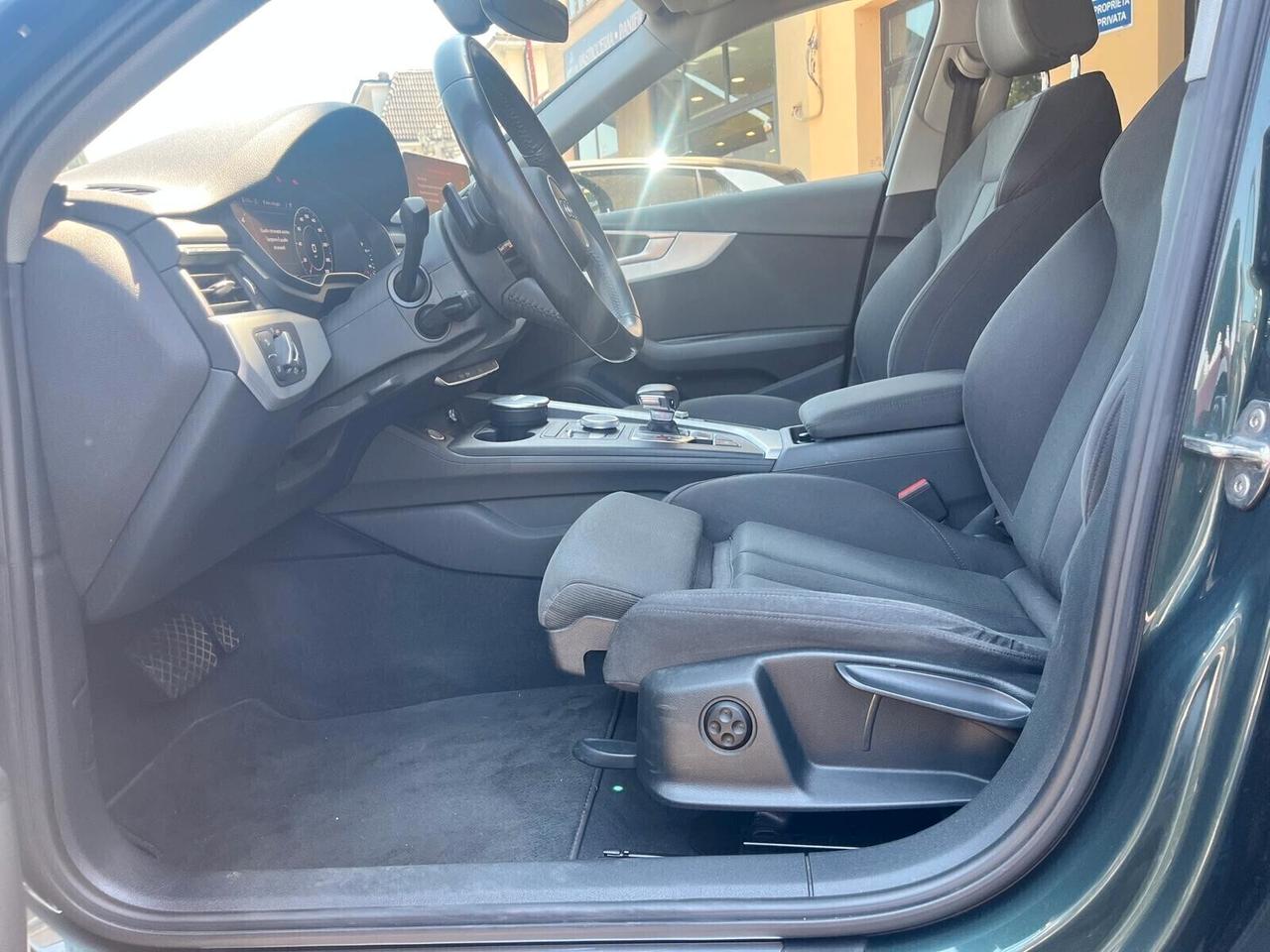 Audi A4 Avant 35 TDI S-tronic Business Sport Gancio