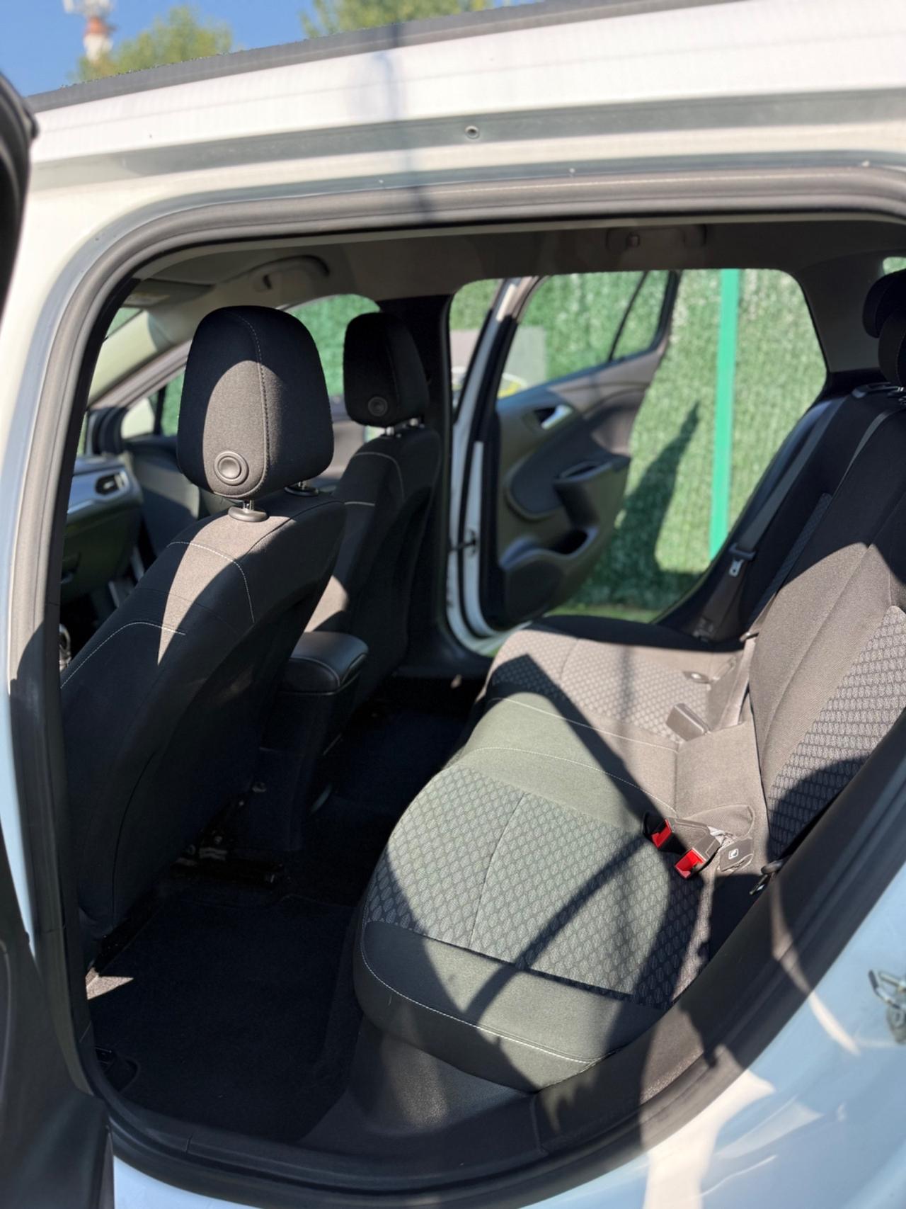 Opel ASTRA 2016 1.6 DIESEL FARI LED NAVI FULL OPTIONAL