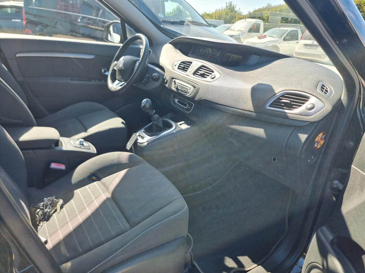 Renault Scenic Scénic XMod dCi 110 CV EDC Limited