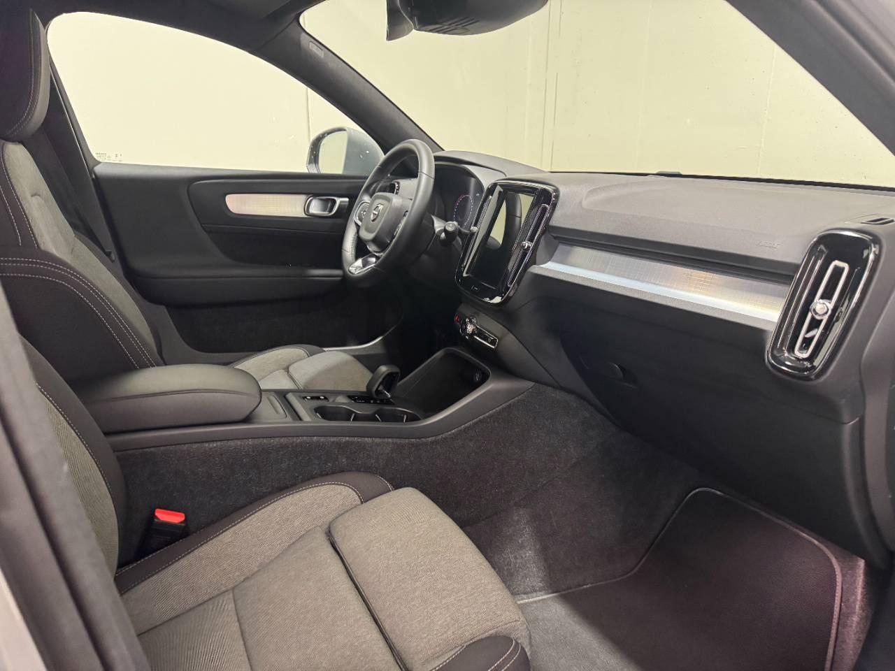 VOLVO XC40 T2 CORE AUTO