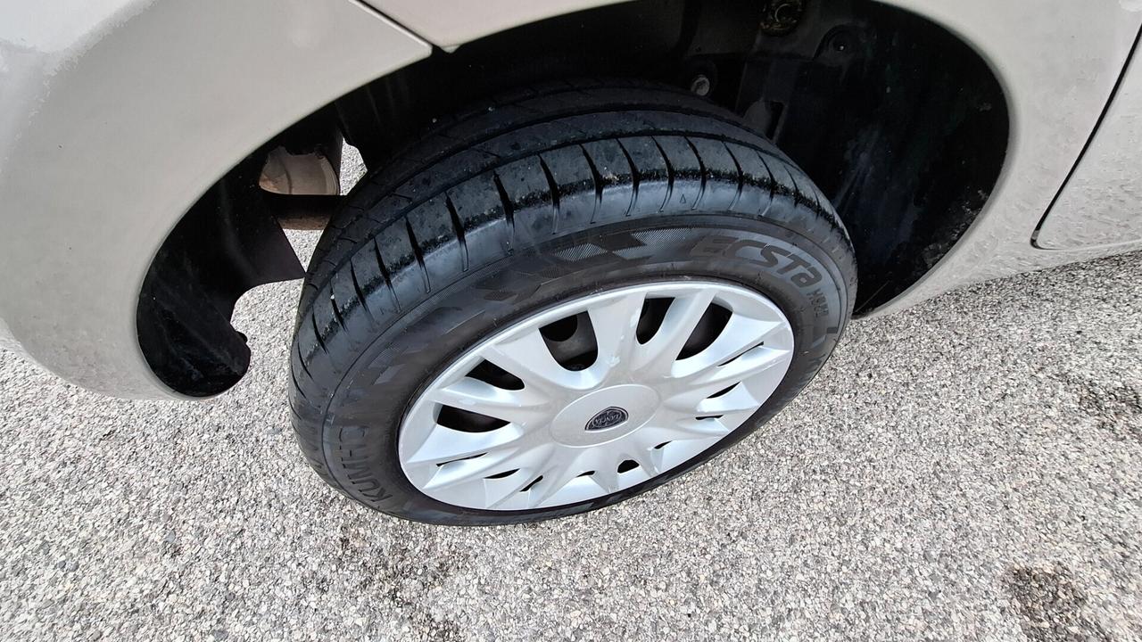 Lancia Ypsilon 0.9 TwinAir 85 CV 5 porte Metano Ecochic Gold