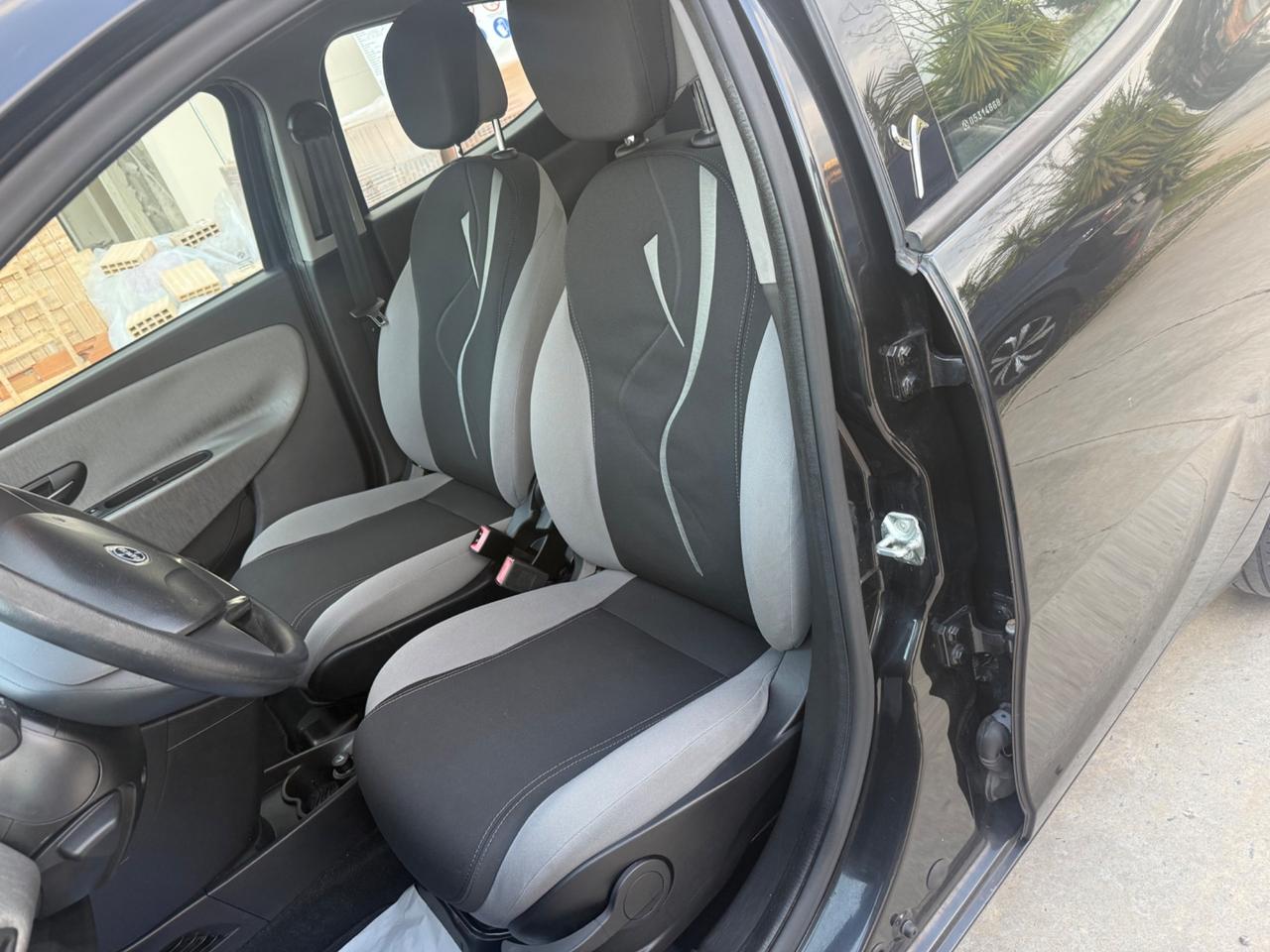 Lancia Ypsilon 1.2 69 CV 5 porte Platinum