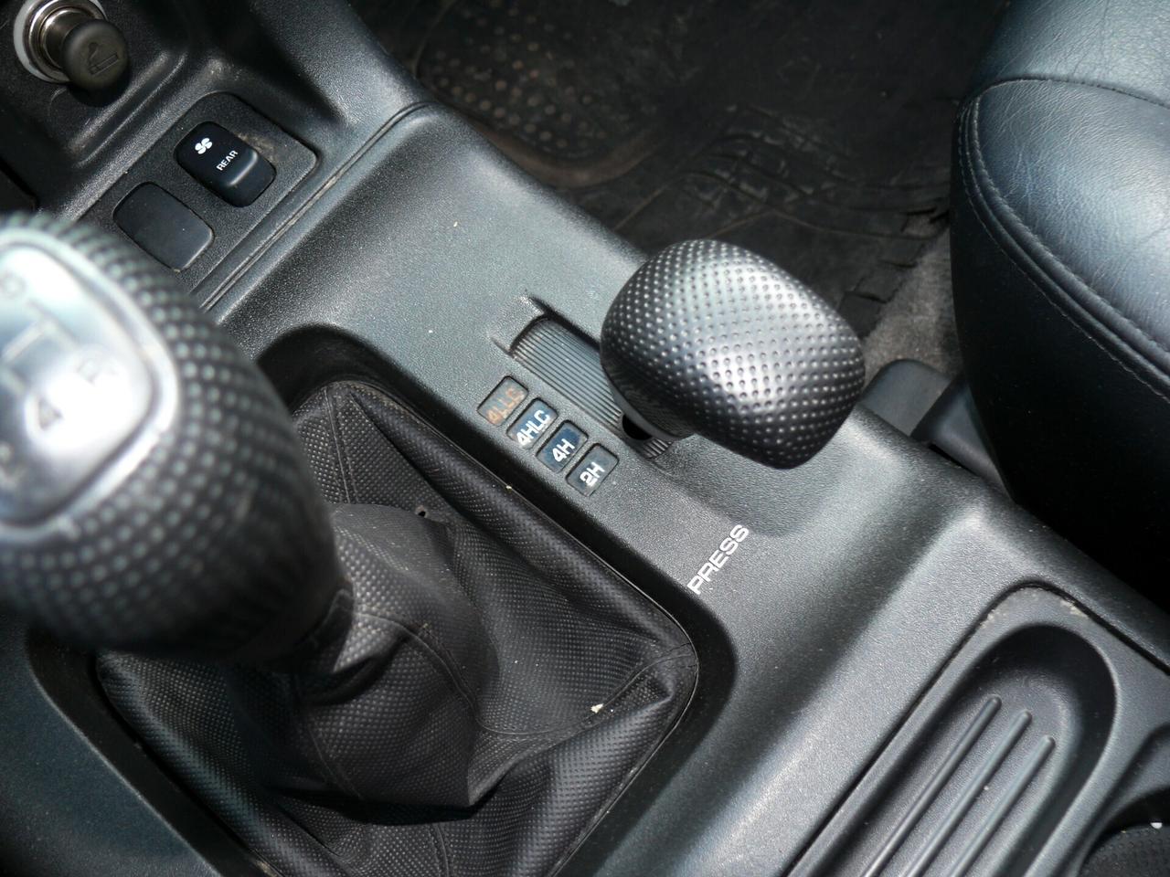 Mitsubishi Pajero 3.2 16V DI-D 5p. GLS2 Autocarro