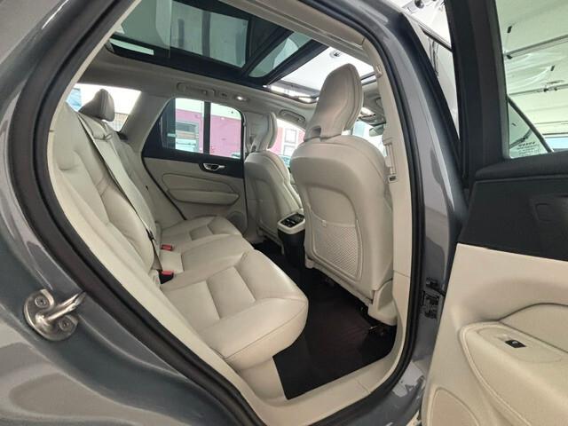 Volvo XC60 2.0d b4 Ultimate Dark awd 2024