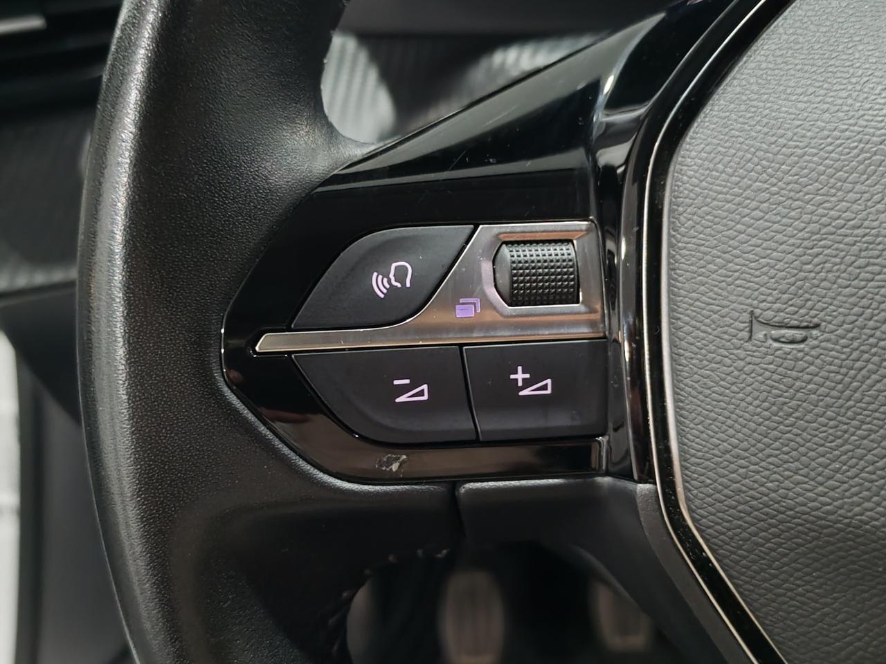 Peugeot 2008 PureTech 130 S&S Allure Pack 2022