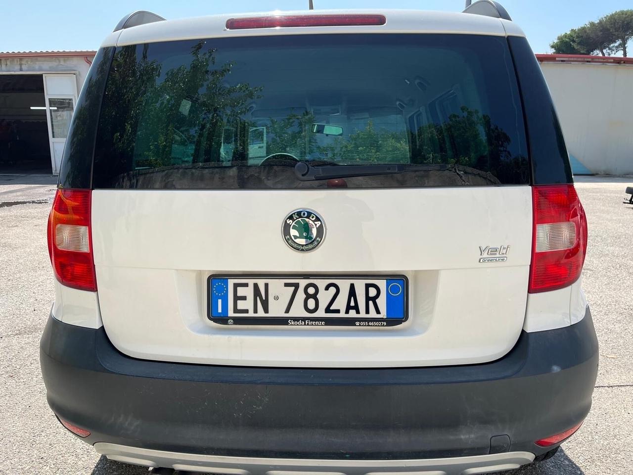 Skoda yeti -1600 tdi/105 cv -full-2012