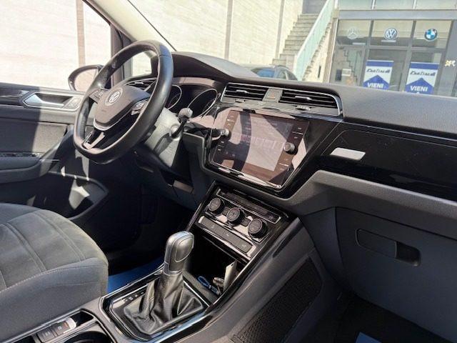 VOLKSWAGEN Touran 1.6 TDI 115 CV SCR DSG BlueMotion Tech. 7 POSTI