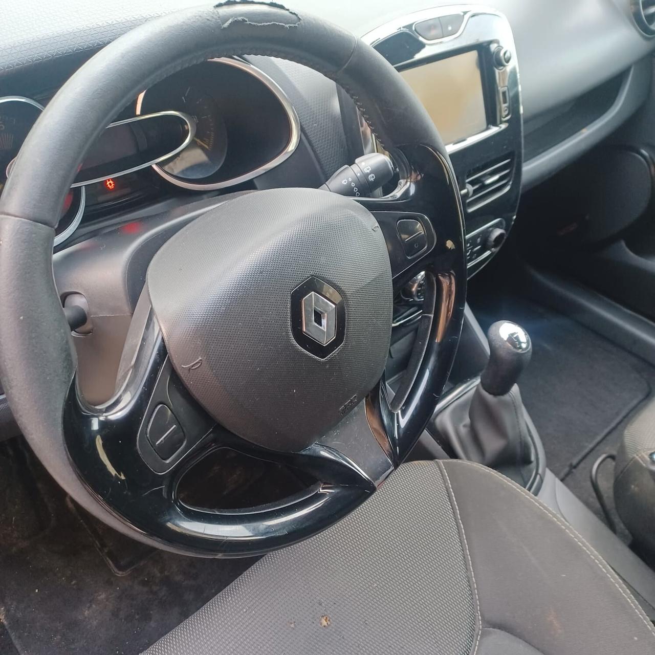 INDISTRUTTIBILE CLIO 1.5 EURO 6 PER NEOPATENTATI