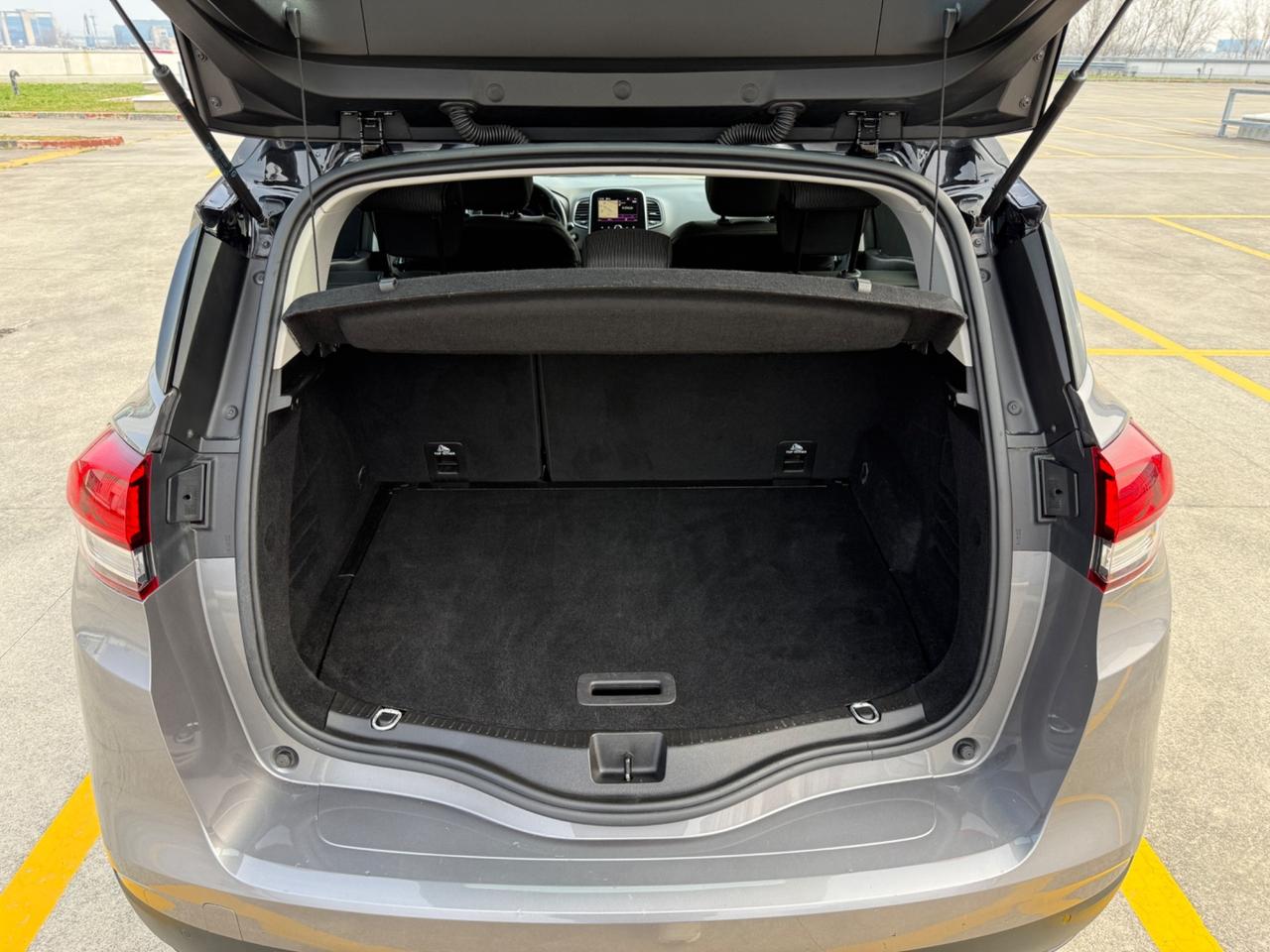 Renault Scenic 1.5 dCi 8V 110 CV NEOPATENTATI
