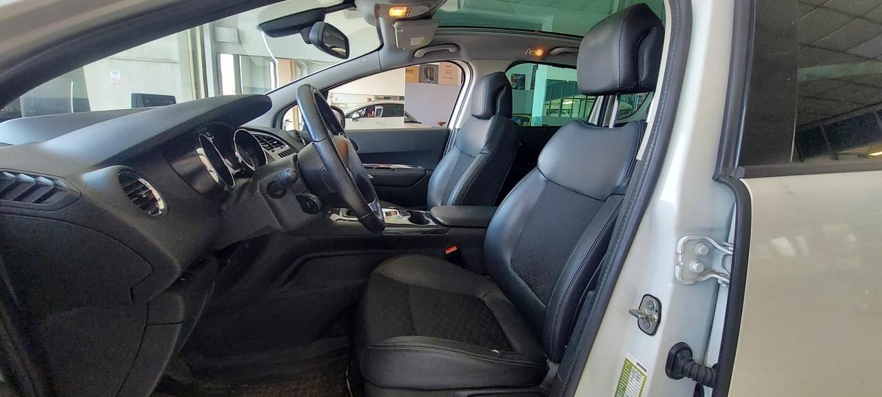 Peugeot 3008 1.6 THP 156CV Allure