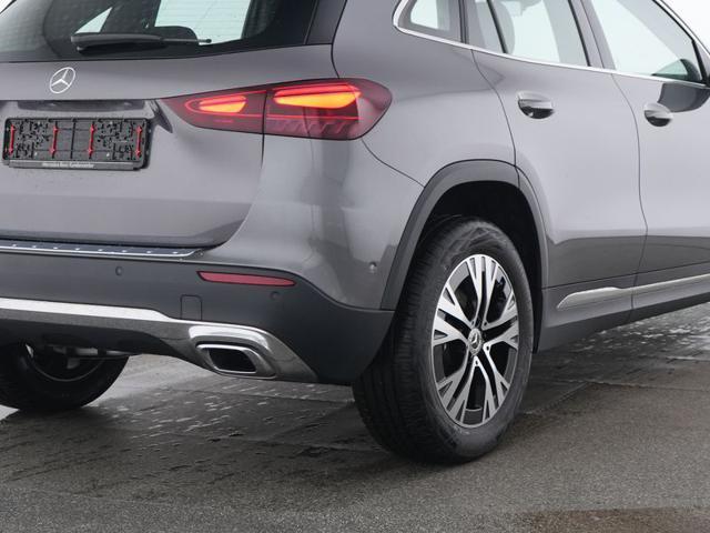 MERCEDES-BENZ GLA 180 Automatic Progressive Advanced