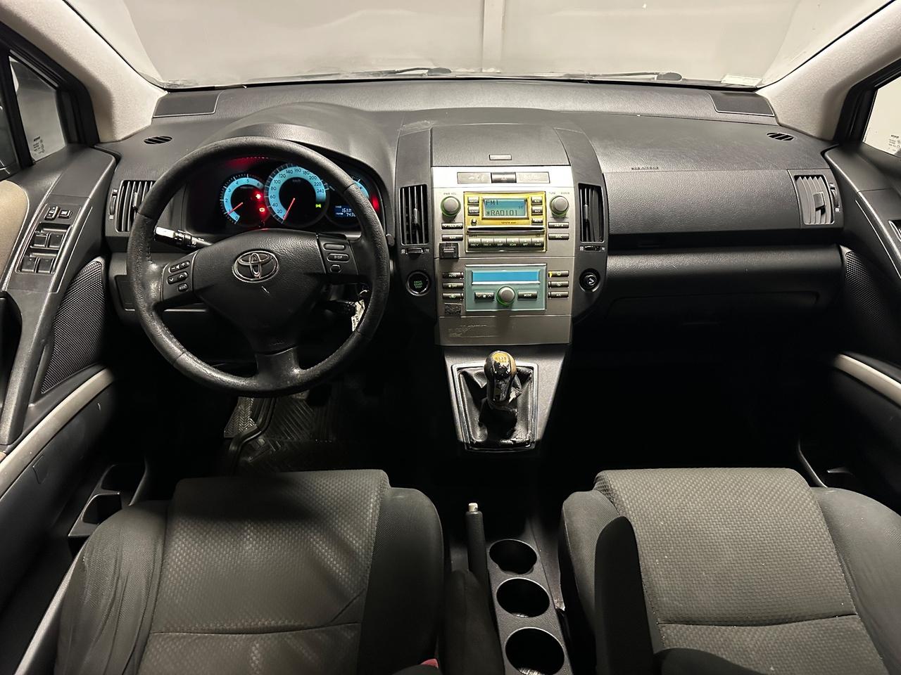 TOYOTA COROLLA VERSO 2.2 D-4D 136CV