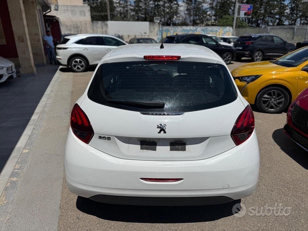 Peugeot 208 BlueHDi 100 navigaz CASTELLETTO 8
