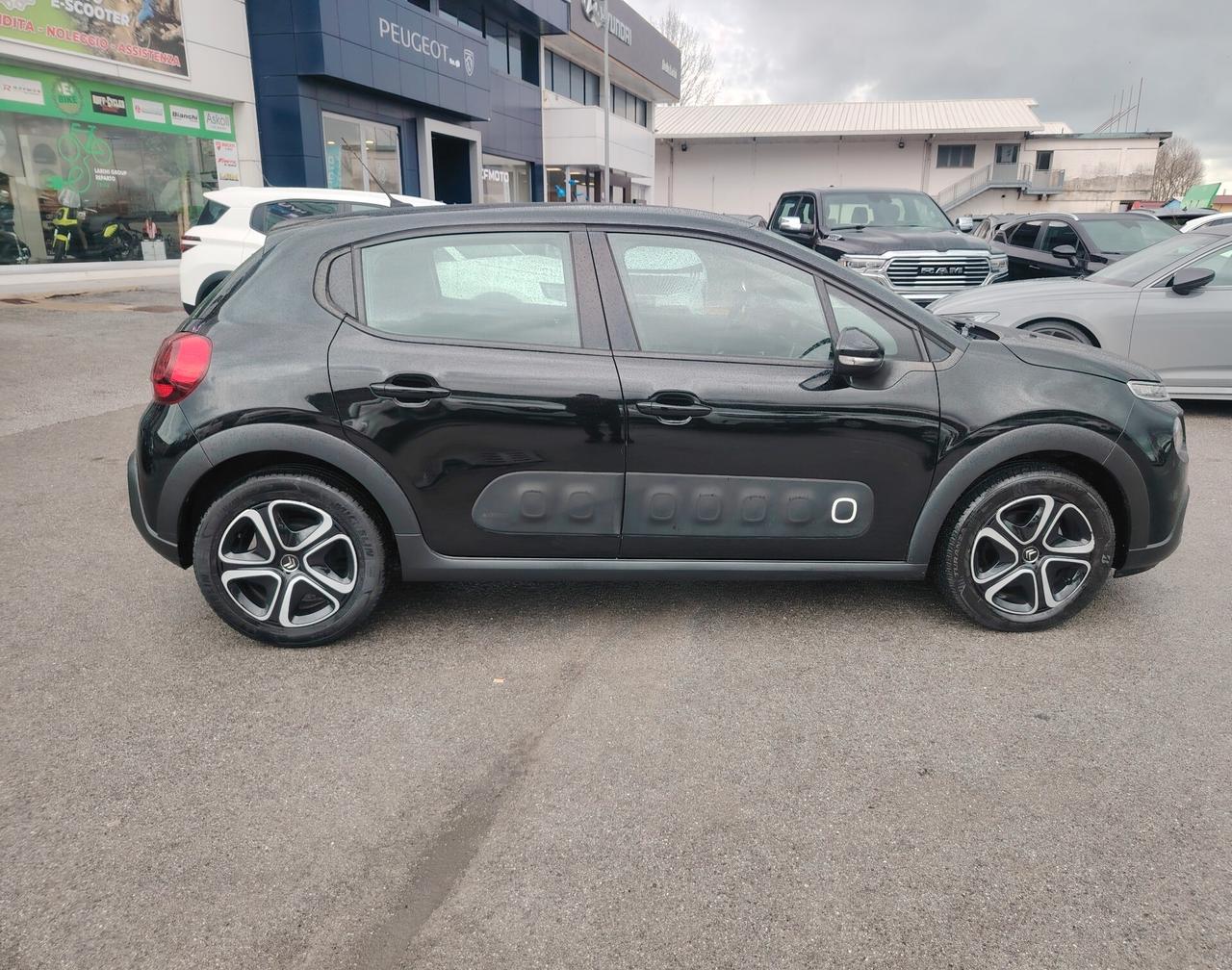 Citroen C3 PureTech 82 Shine - NEOPATENTATI