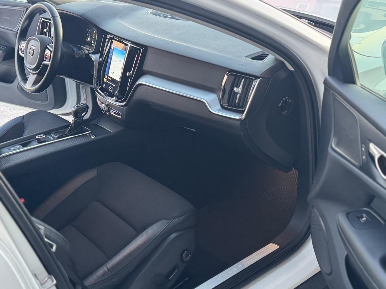 Volvo V60 Cross Country D4 AWD Geartronic Pro