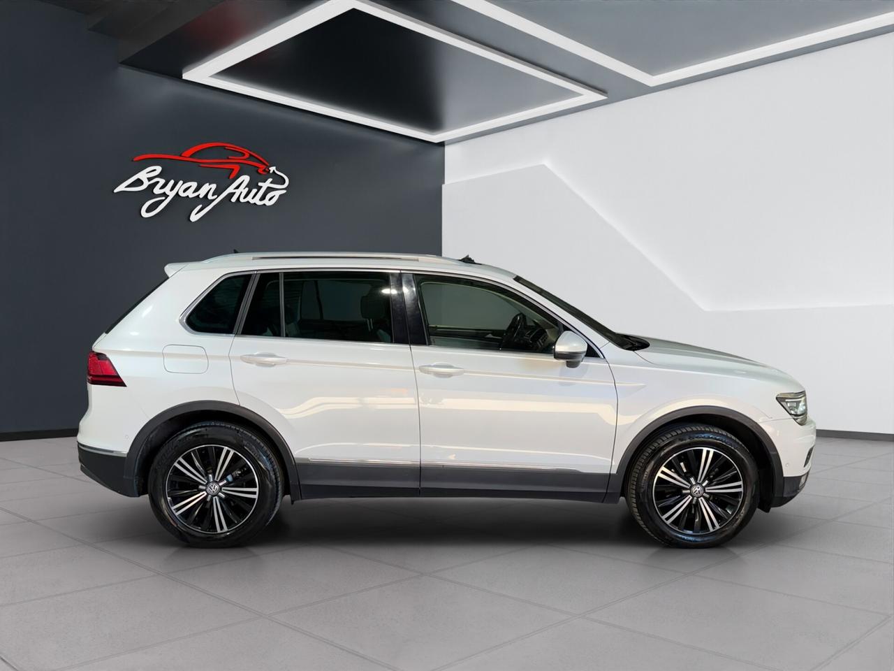Volkswagen Tiguan 2.0 TDI SCR DSG 4MOTION Business BMT