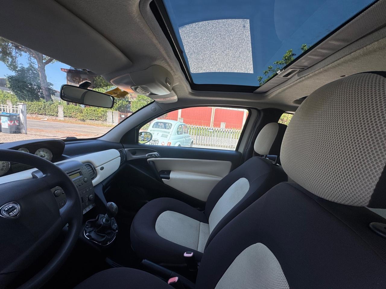 Lancia Ypsilon 1.4 Oro Giallo