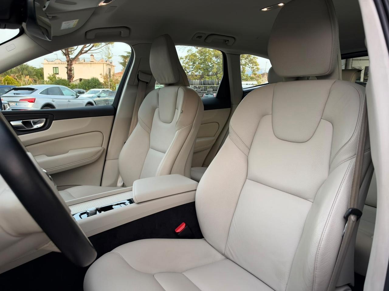 Volvo XC 60 XC60 B4 (d) AWD Geartronic Momentum Pro