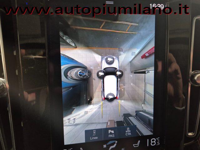 VOLVO XC40 T5 Recharge Plug-in Hybrid Inscription