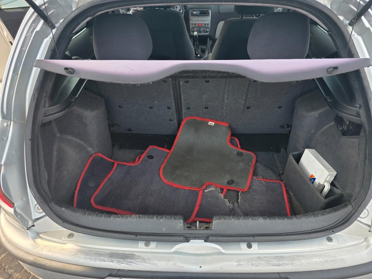 Alfa Romeo 147 1.6i 16V Twin Spark cat 3p. Con 251.000