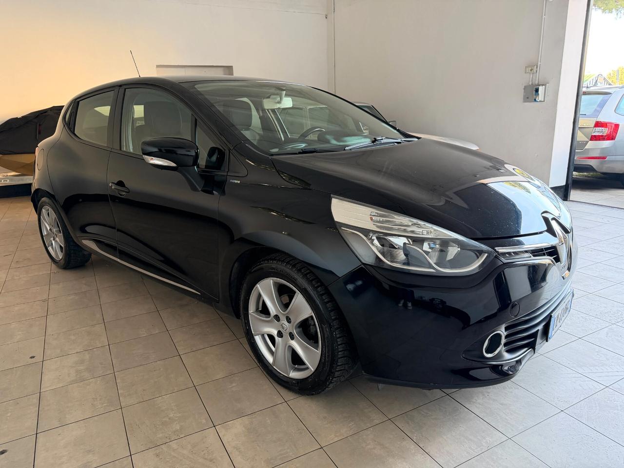 Renault Clio 2014 1.2 75CV 5 porte Live OK NEOPATENTATI