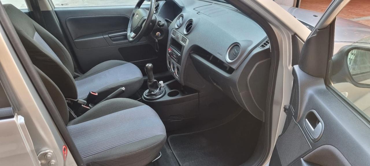 Ford Fusion 1.4 16V 5p. Titanium