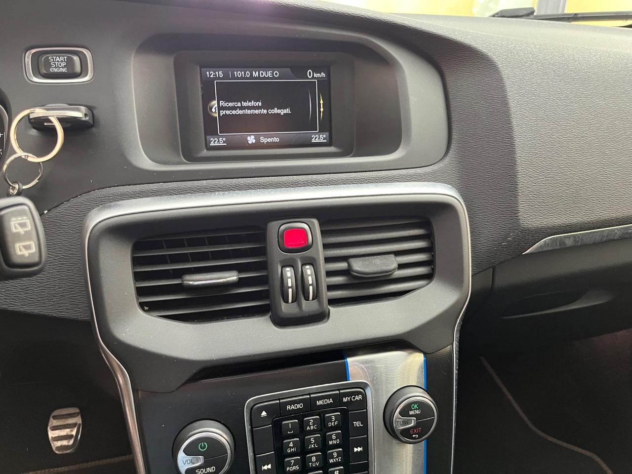 Volvo V40 D2 1.6 R-design Momentum