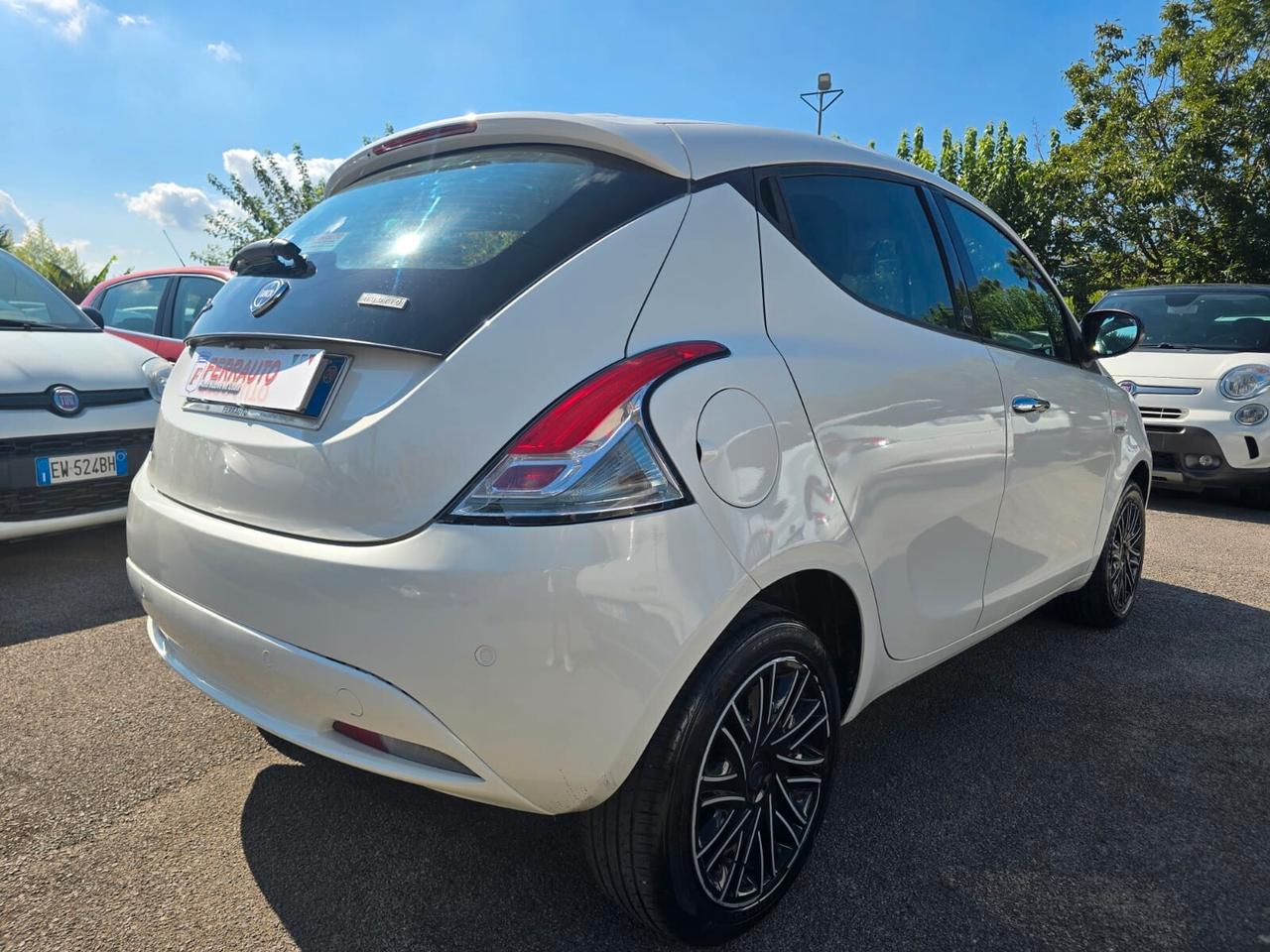LANCIA Y 1.0 HYBRID 71CV GOLD EDITION