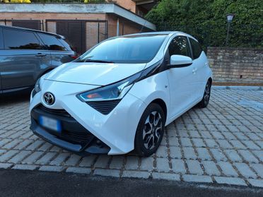Toyota Aygo Connect 1.0 VVT-i 72 CV 5 porte x-fun