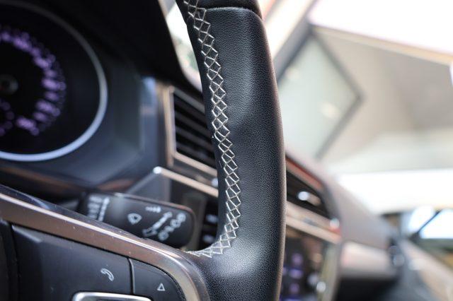 VOLKSWAGEN Tiguan 2.0 TDI Sport R-LINE 19" Full LED ACC Radar