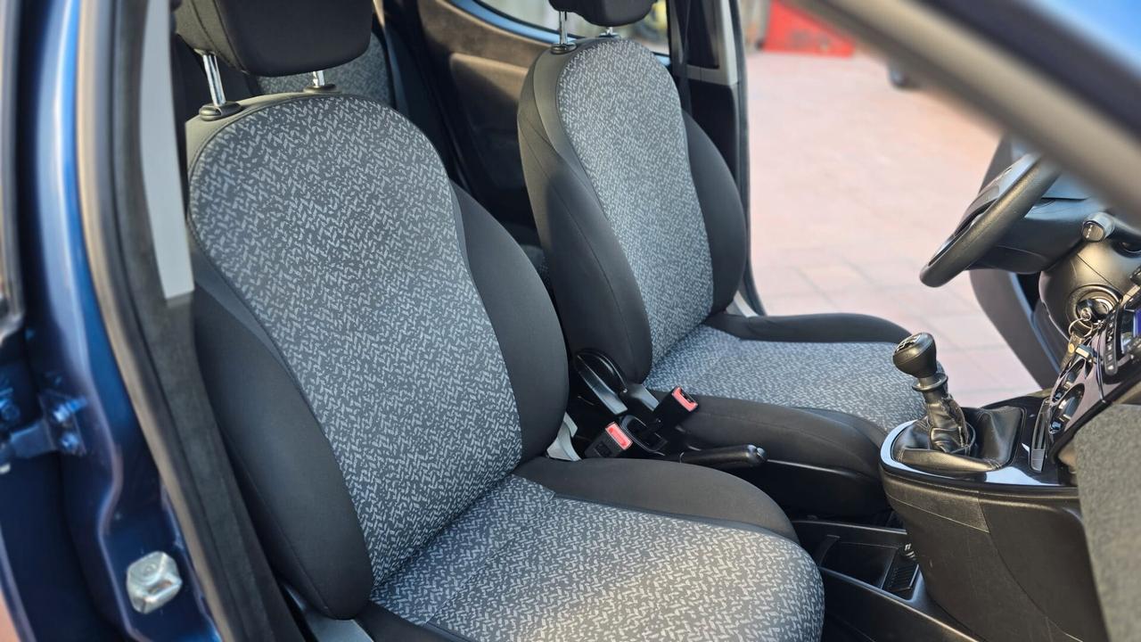 Lancia Ypsilon 1.0 FireFly 5 porte S&S Hybrid Ecochic Silver