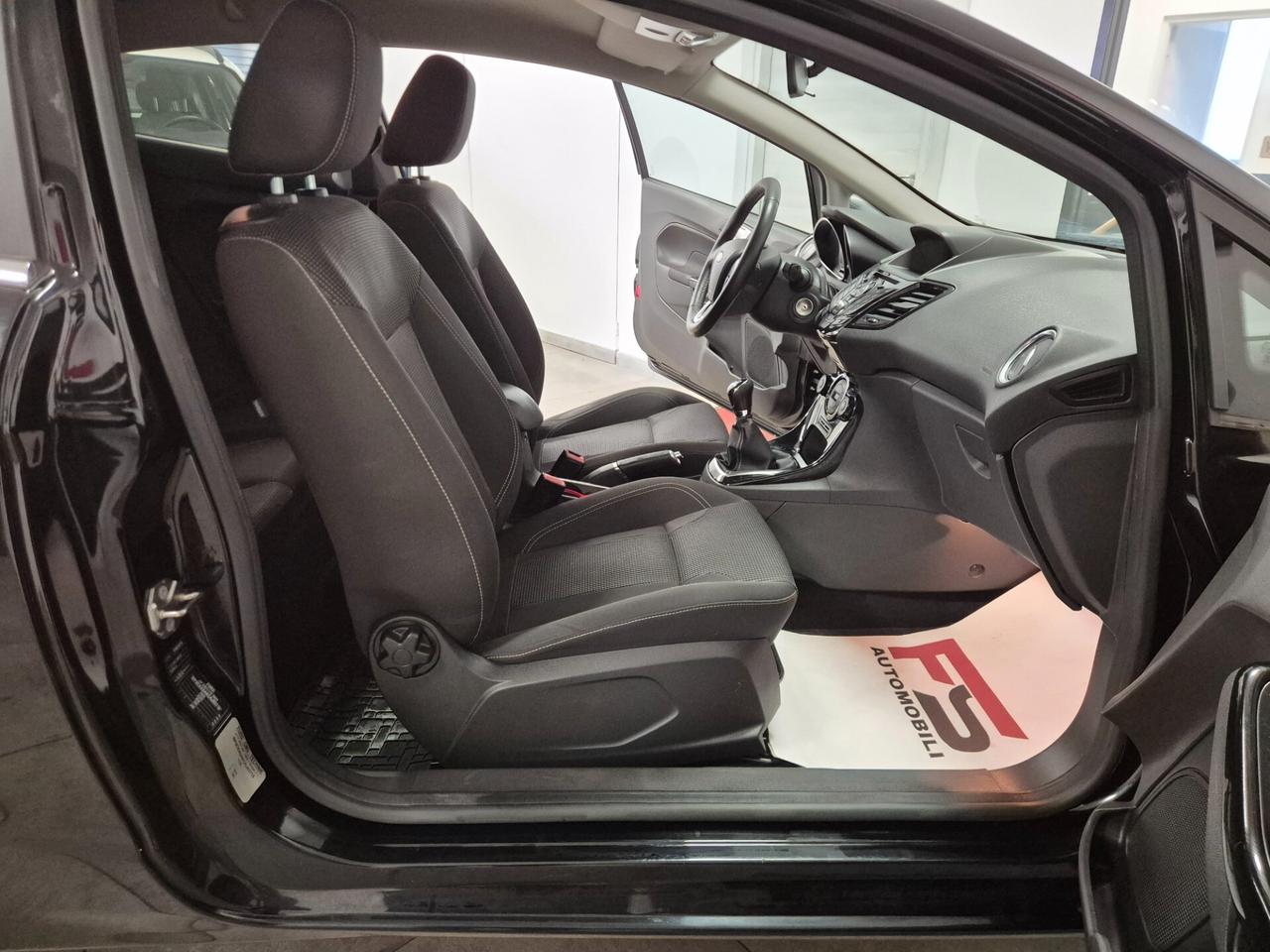 Ford Fiesta 1.4 - GPL Black & White Edition