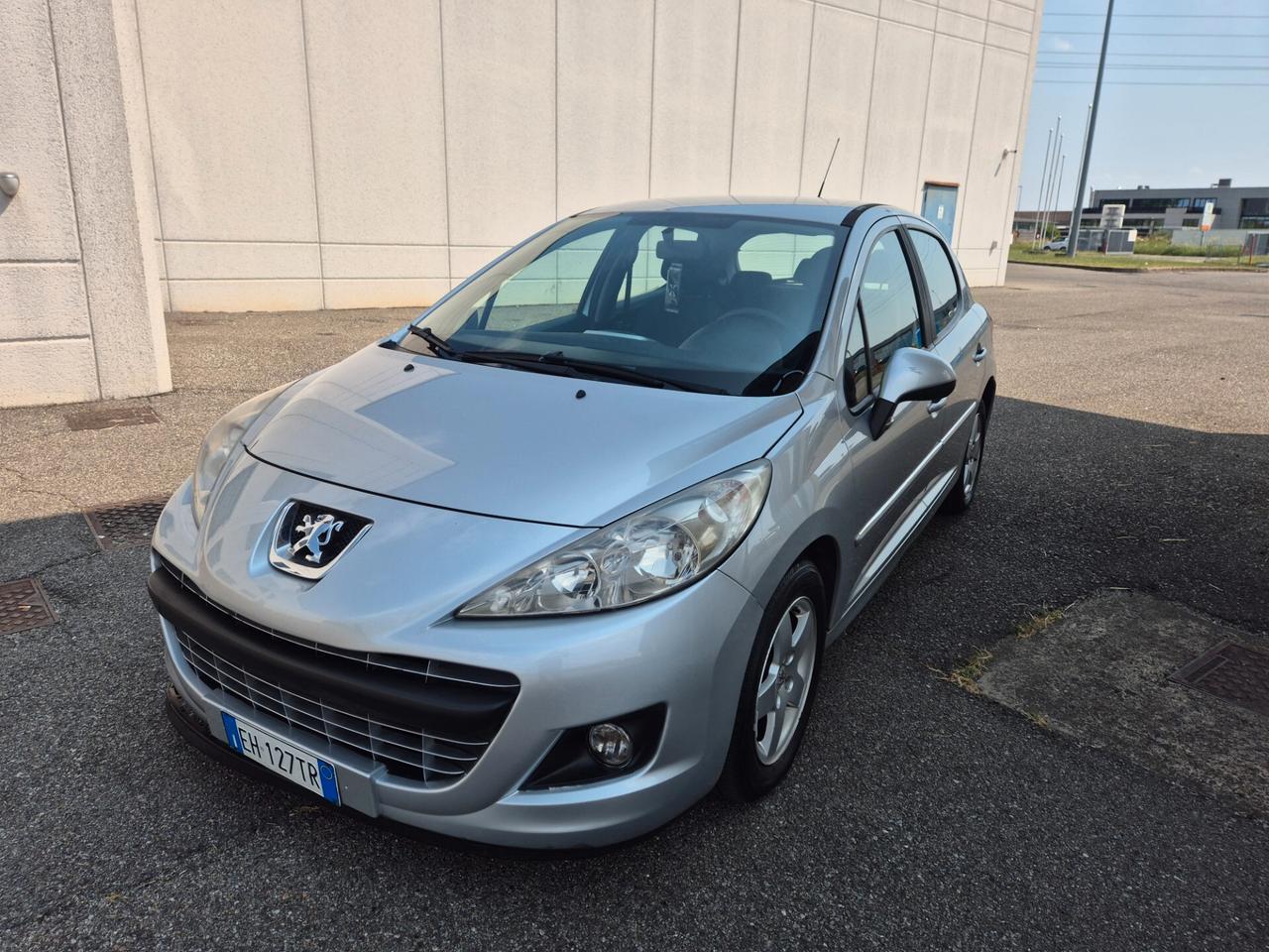Peugeot 207 1.4 8V 75CV 5p EURO 5