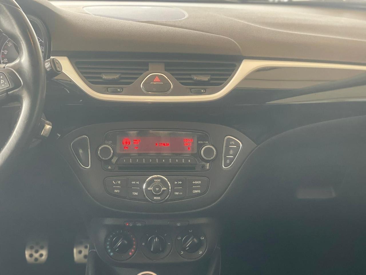 Opel Corsa 1.4 90CV GPL Tech 5 porte