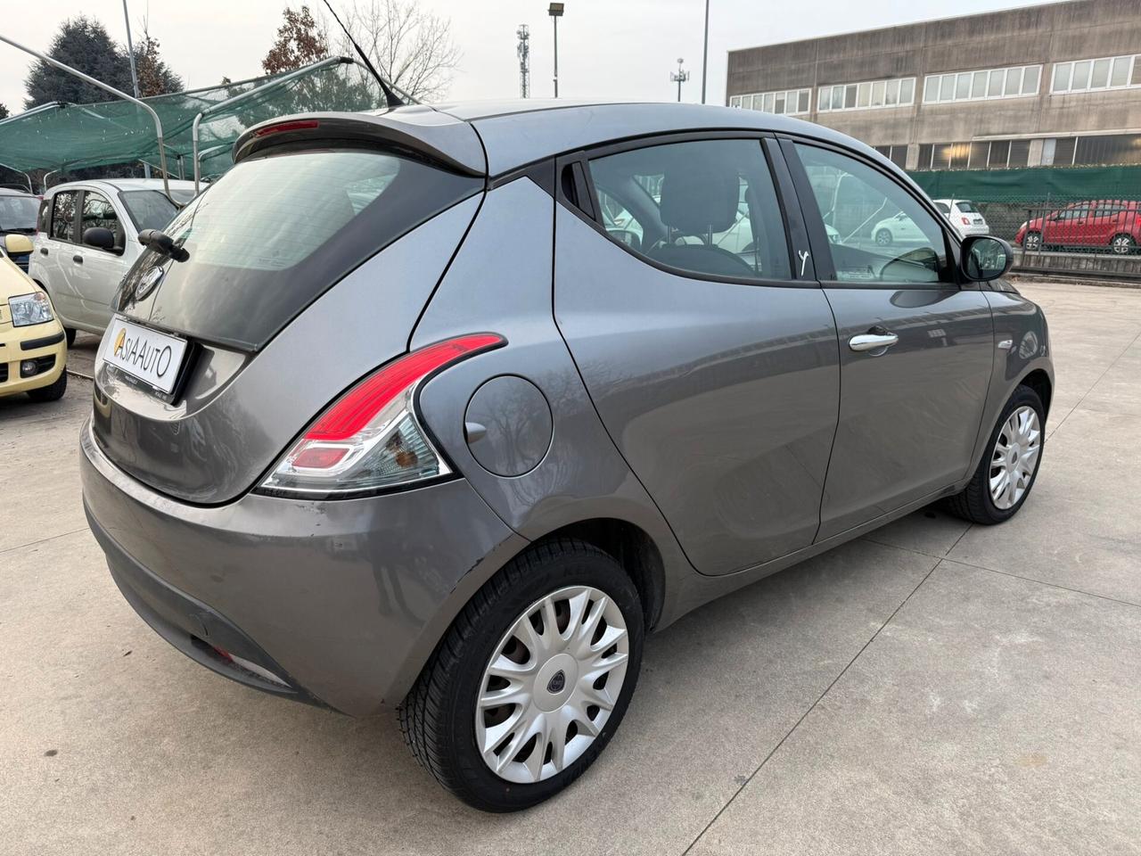 Lancia Ypsilon 1.2 UNICO-PROPR