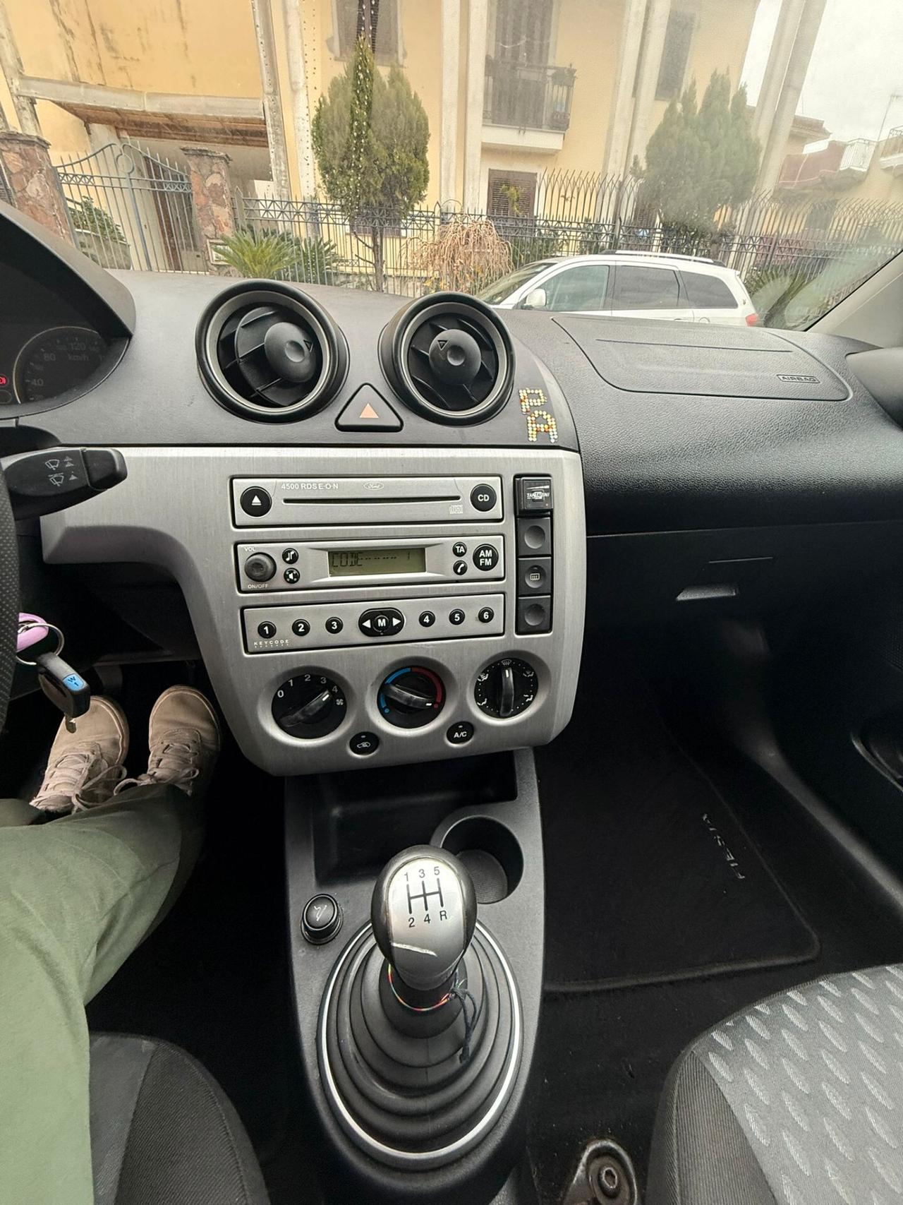 Ford Fiesta 1.2 16V 5P GHIA