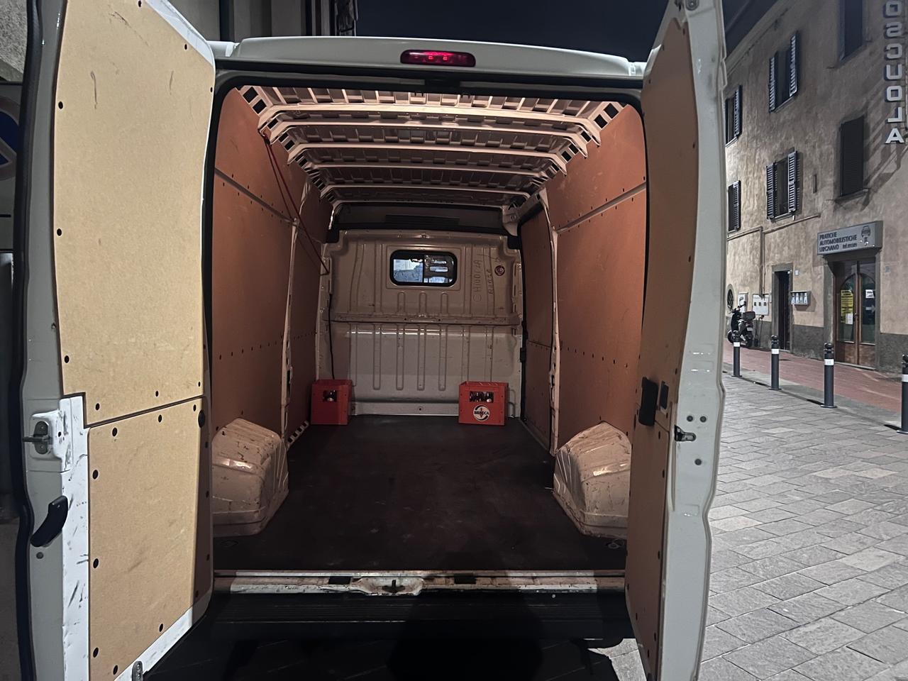 Peugeot Boxer 2.0 Diesel 130 CV - 3 Posti